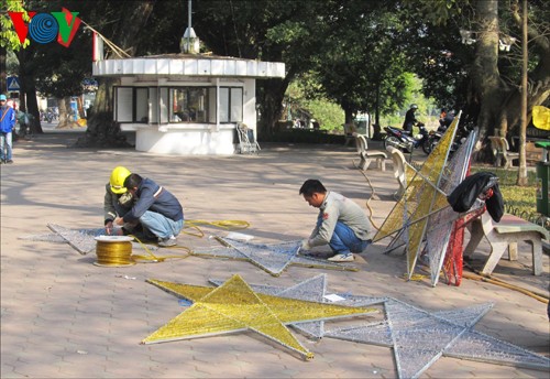 Hanoi welcomes Lunar New Year holiday - ảnh 2